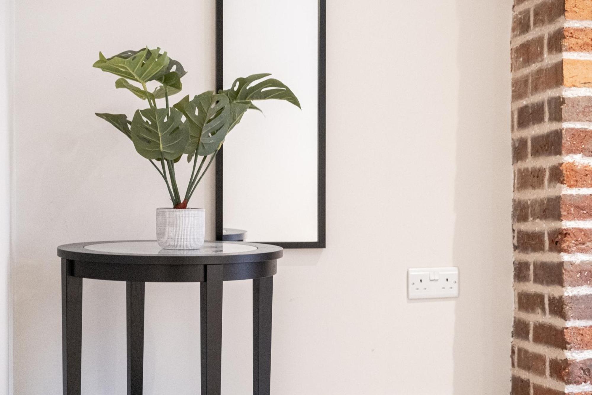 Апартаменты Osbourne House Pink 2 Bed, 2 And Half Bath Бирмингем Экстерьер фото