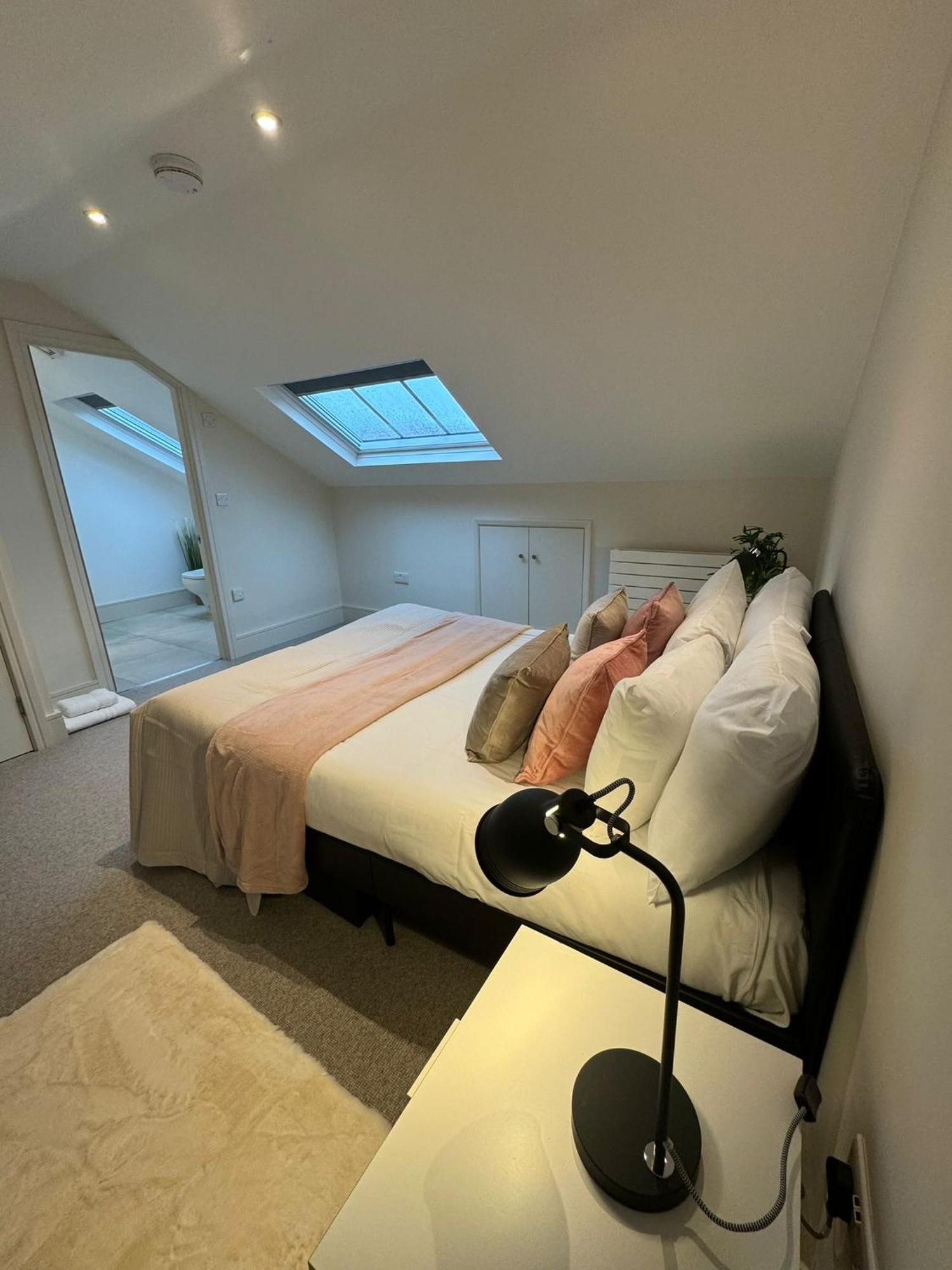 Апартаменты Osbourne House Pink 2 Bed, 2 And Half Bath Бирмингем Экстерьер фото