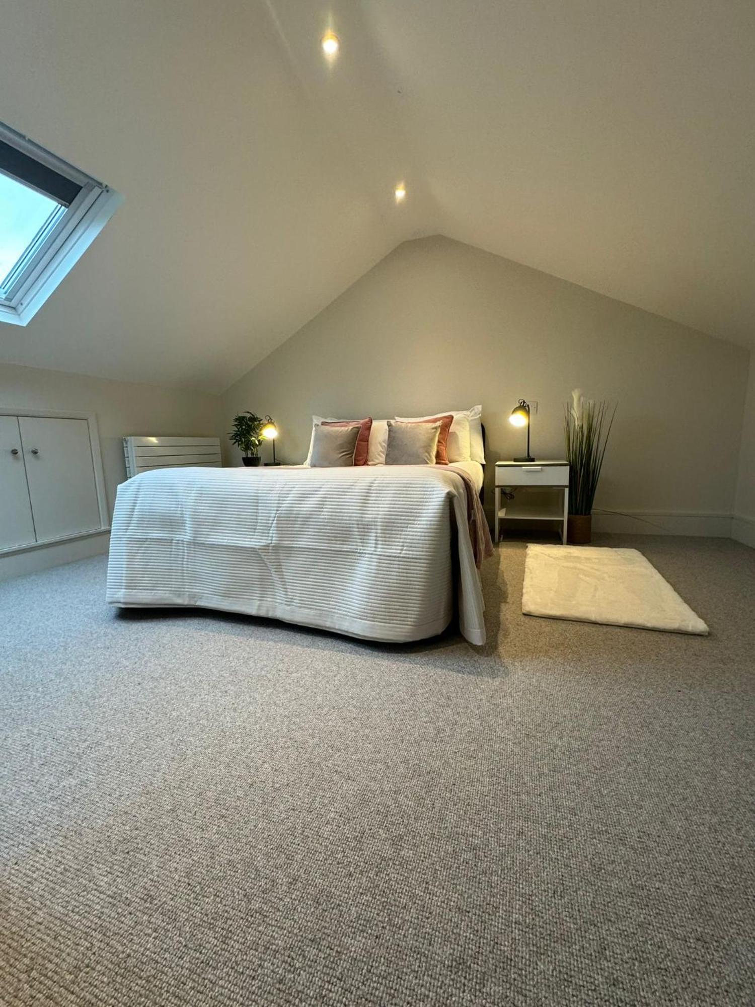 Апартаменты Osbourne House Pink 2 Bed, 2 And Half Bath Бирмингем Экстерьер фото