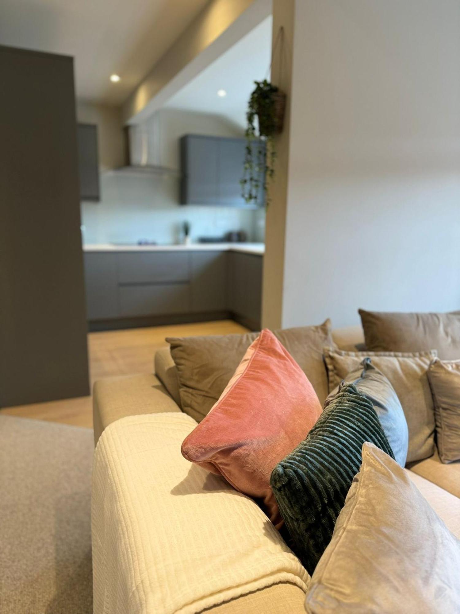 Апартаменты Osbourne House Pink 2 Bed, 2 And Half Bath Бирмингем Экстерьер фото