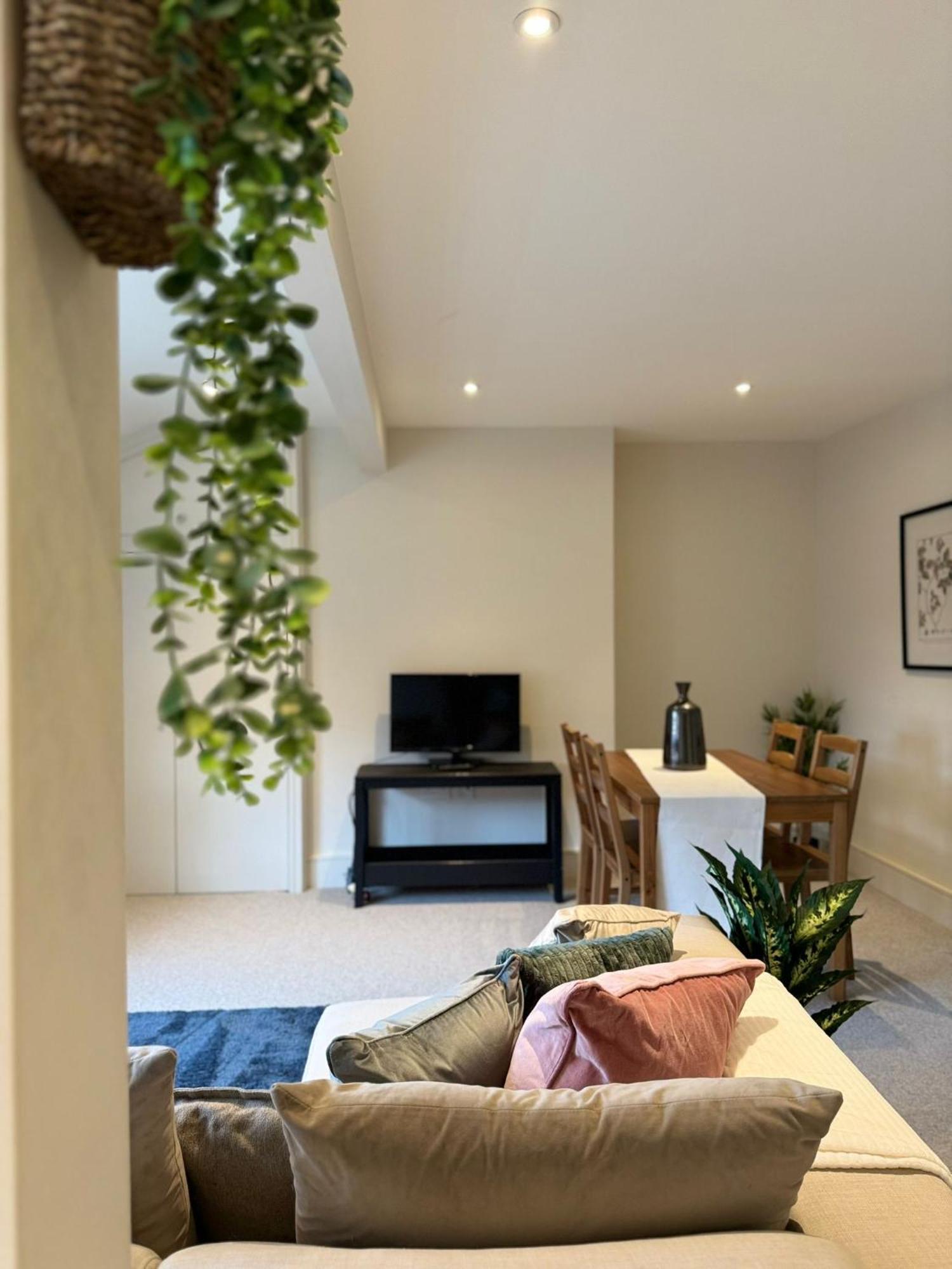 Апартаменты Osbourne House Pink 2 Bed, 2 And Half Bath Бирмингем Экстерьер фото
