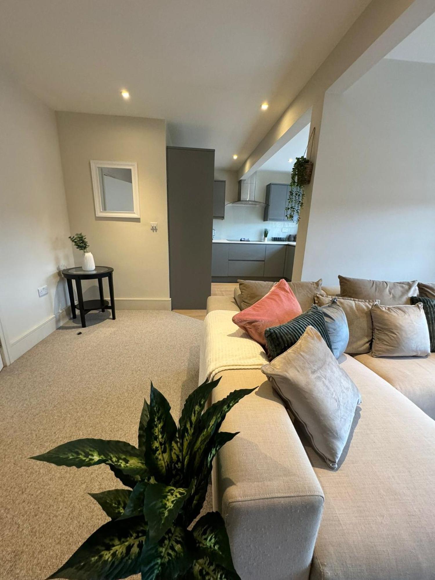 Апартаменты Osbourne House Pink 2 Bed, 2 And Half Bath Бирмингем Экстерьер фото