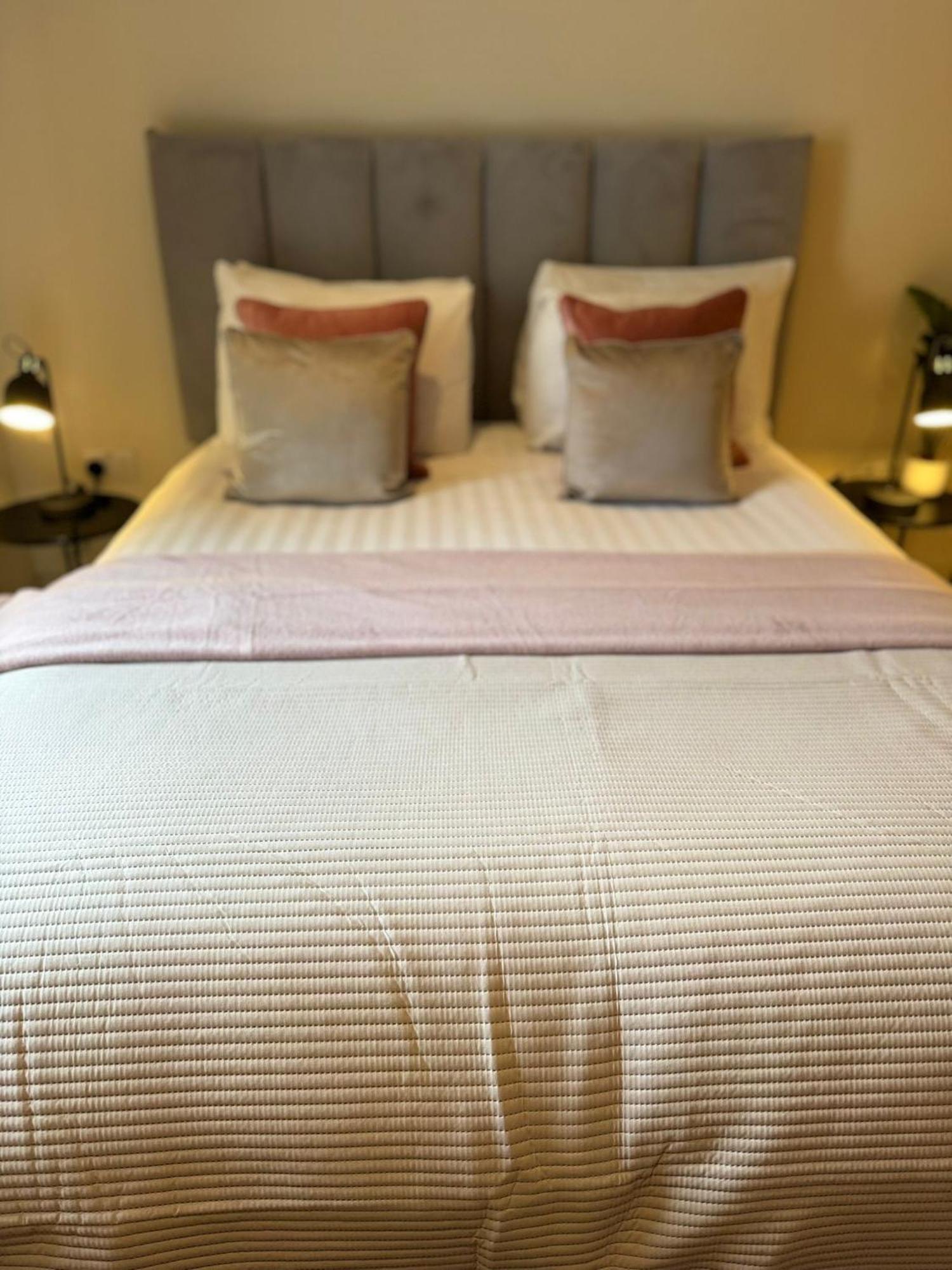 Апартаменты Osbourne House Pink 2 Bed, 2 And Half Bath Бирмингем Экстерьер фото