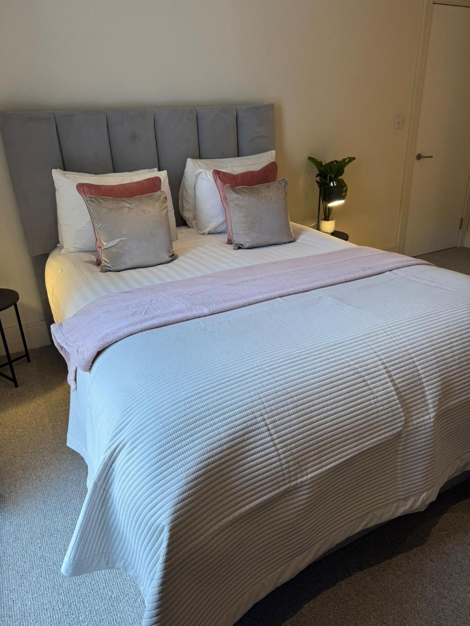 Апартаменты Osbourne House Pink 2 Bed, 2 And Half Bath Бирмингем Экстерьер фото